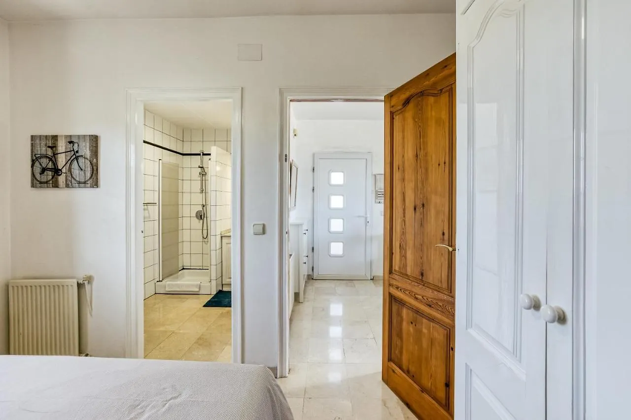 Art- Apartamentos Revilla Tacke D 艾姆布里亚布拉瓦 0*,  西班牙