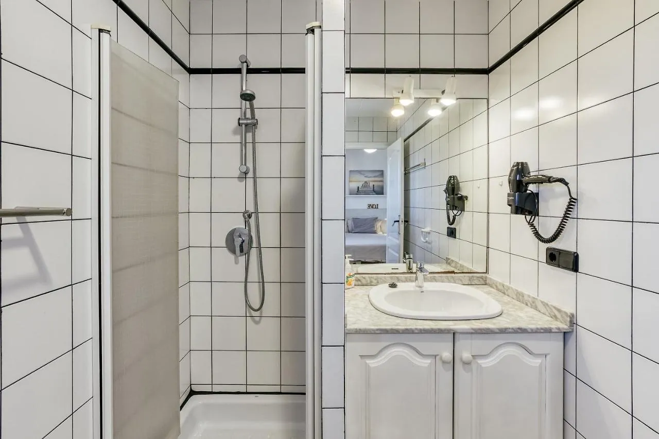 Art- Apartamentos Revilla Tacke D Empuriabrava Apartman