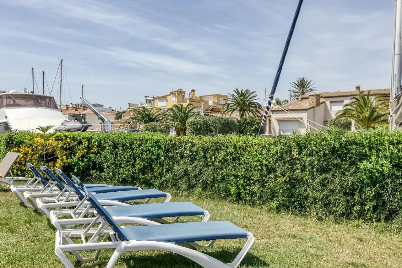 Apartman Art- Apartamentos Revilla Tacke D Empuriabrava