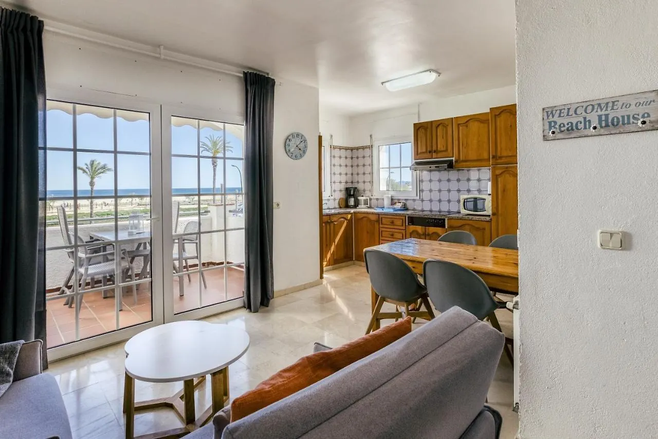 Art- Apartamentos Revilla Tacke D Empuriabrava Apartman